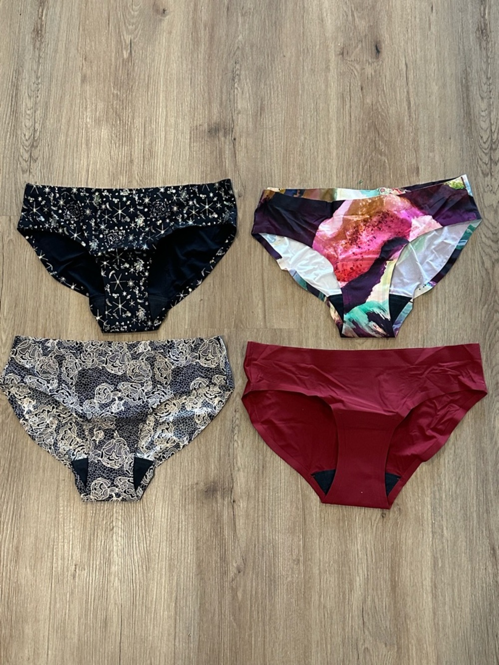 NEW Knix Leakproof Underwear Size M Set of FOUR No Show Bikini Panties!
